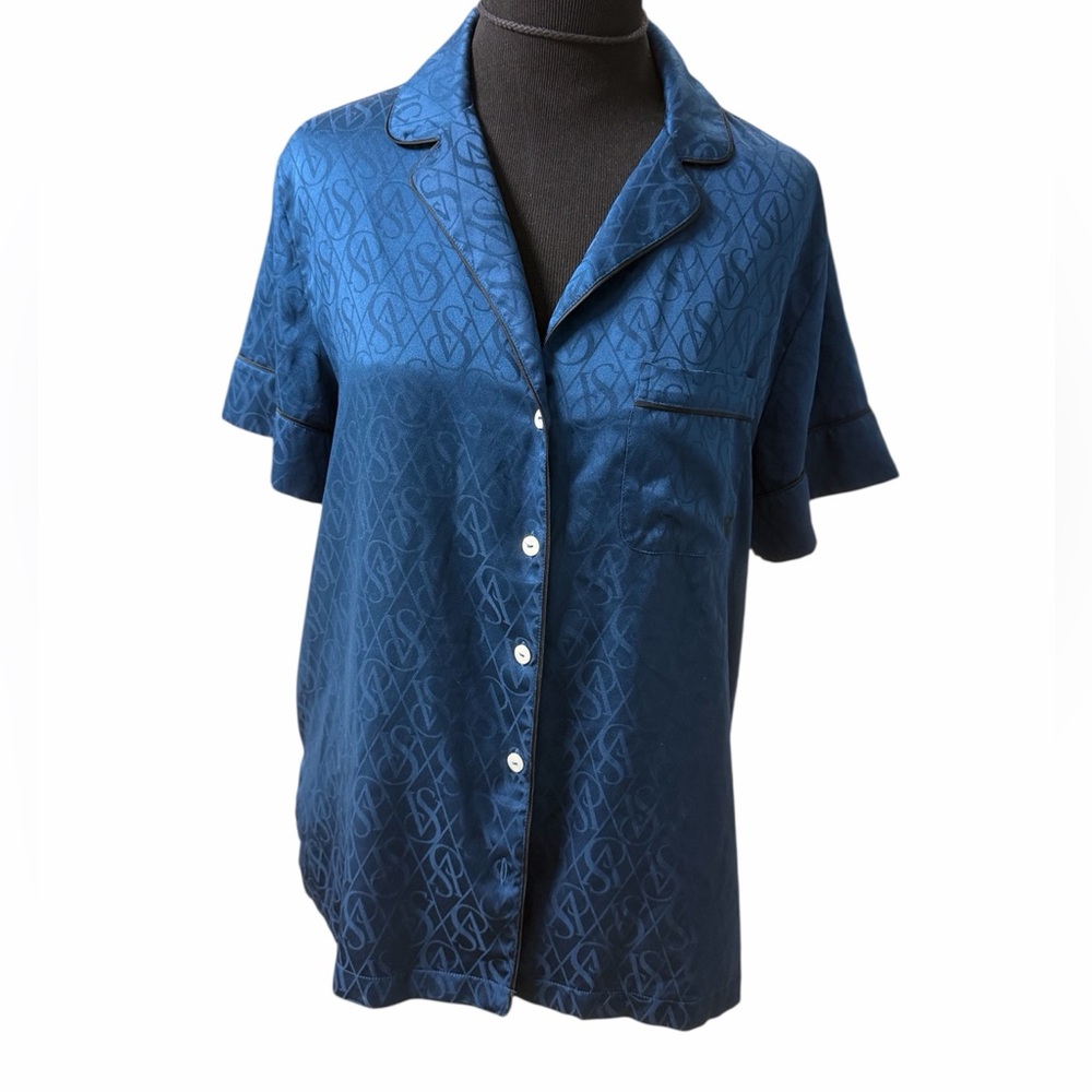 Victoria’s Secret Silky Blue Short-Sleeve Button-Up pajama top. Size XS